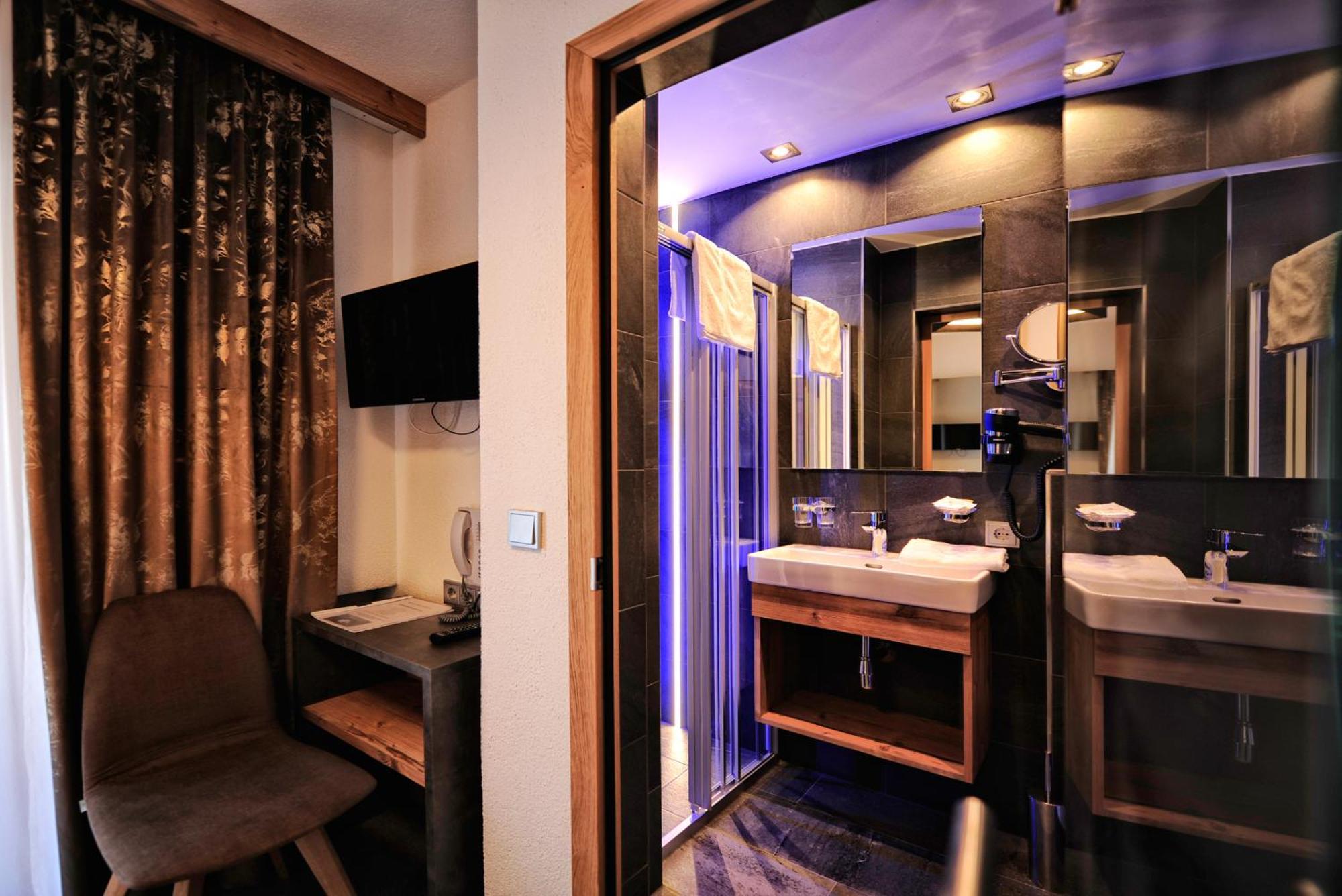 אישגל Hotel Fatlar מראה חיצוני תמונה